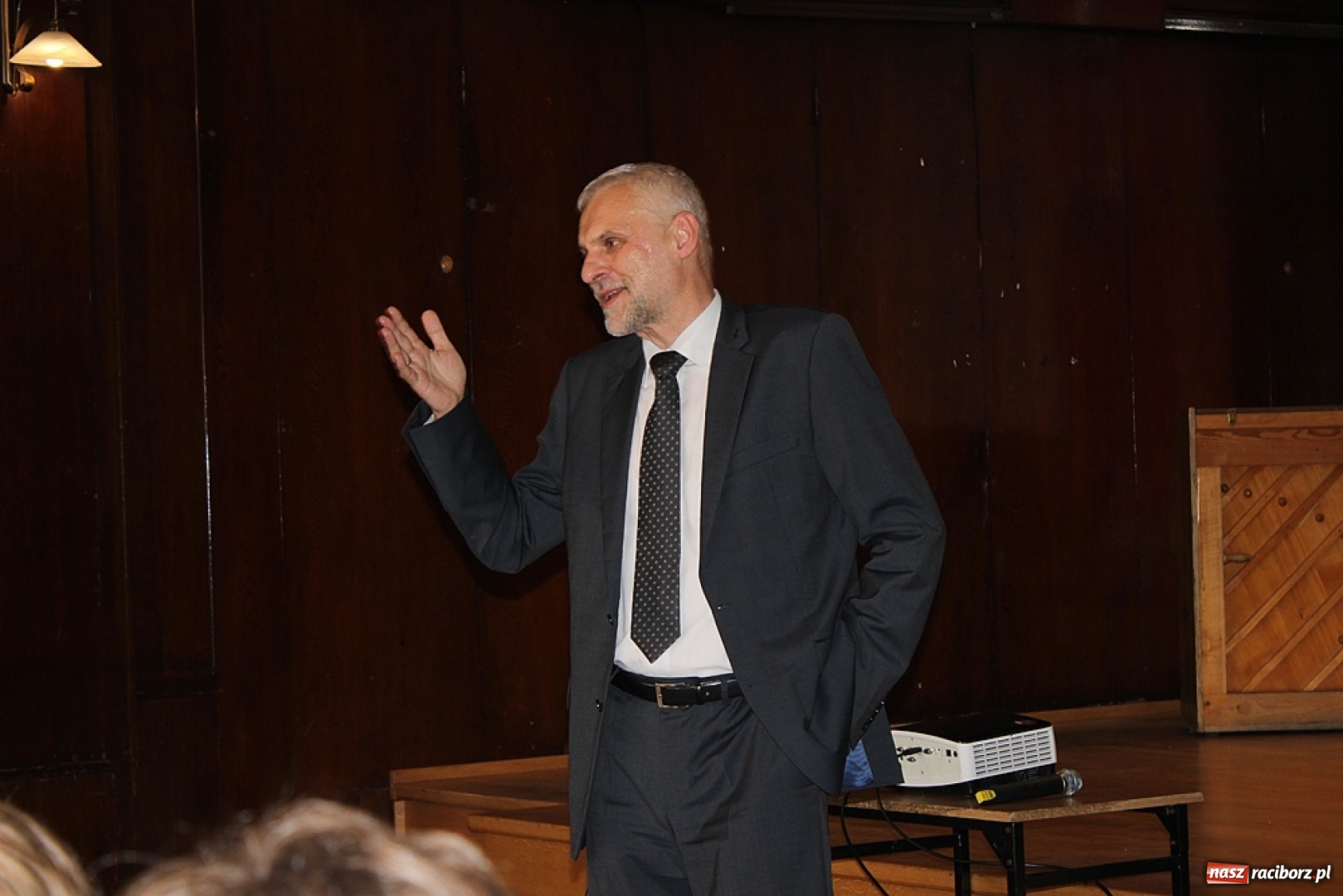 Zdjęcie w galerii na portalu naszraciborz.pl: Matematyka, Temida, I LO, czyli kolejne spotkanie z absolwentem w I LO wiadomości z regionu