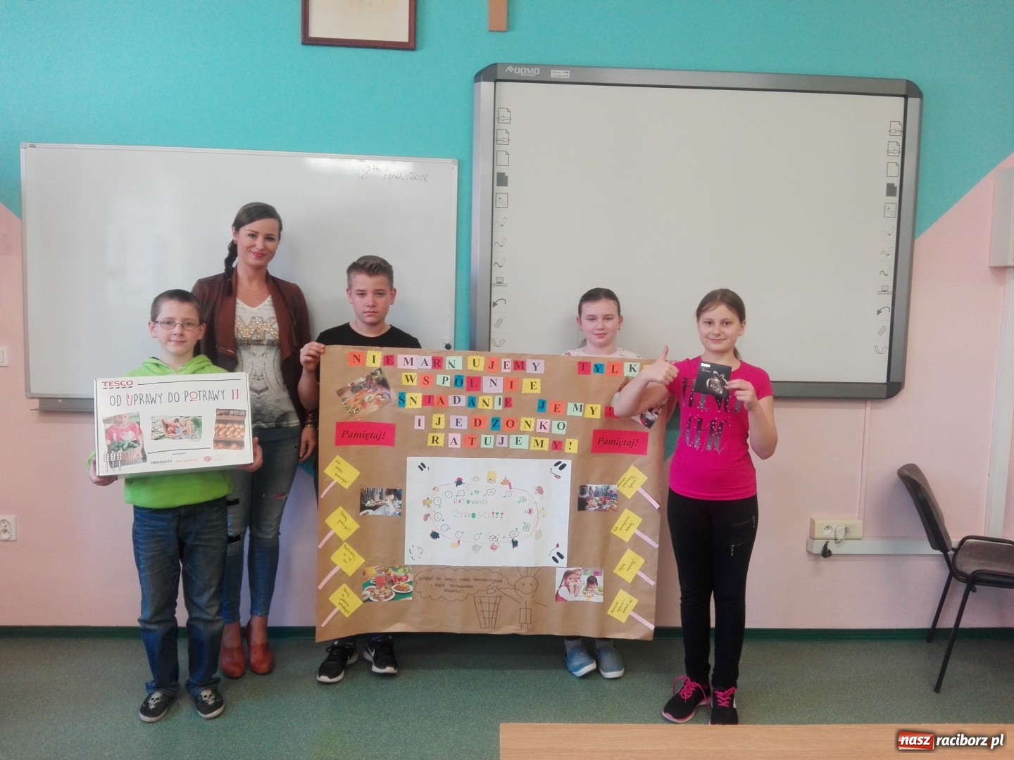 Zdjęcie w galerii na portalu naszraciborz.pl: 1000 zł dla uczniów z Brzeźnicy wiadomości z regionu