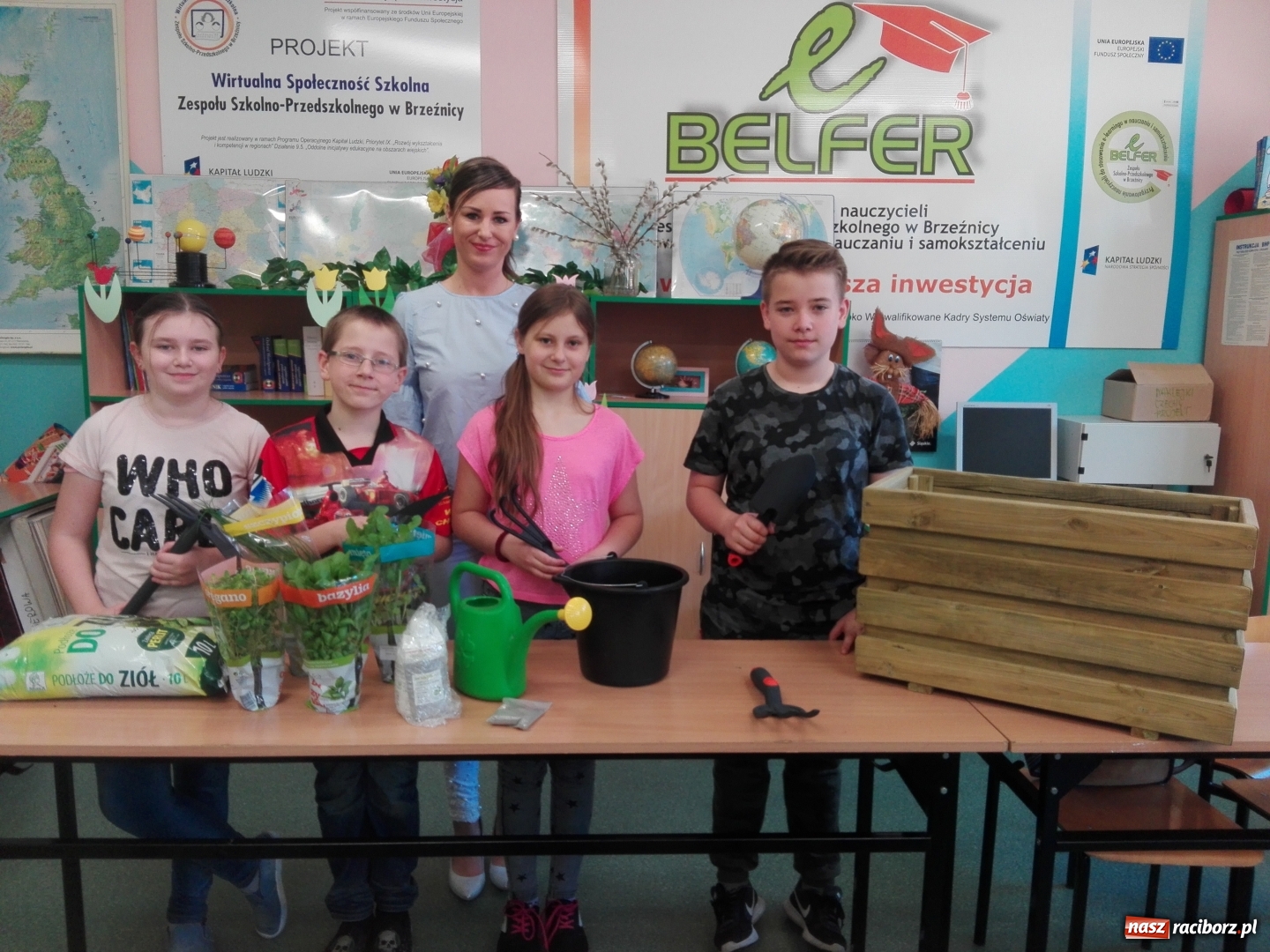 Zdjęcie w galerii na portalu naszraciborz.pl: 1000 zł dla uczniów z Brzeźnicy wiadomości z regionu