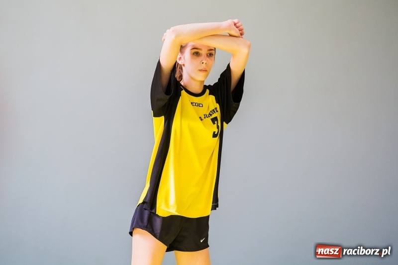 Zdjęcie w galerii na portalu naszraciborz.pl: Finał rejonowy w siatkówce dziewczyn szkół podstawowych wiadomości z regionu