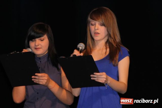 Zdjęcie w galerii na portalu naszraciborz.pl: Tu, na pniu ziemi raciborskiej rodzą się artyści... wiadomości z regionu