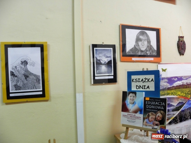 Zdjęcie w galerii na portalu naszraciborz.pl: Znane i nieznane, czyli wystawa prac wychowanków MDK w PWSZ wiadomości z regionu