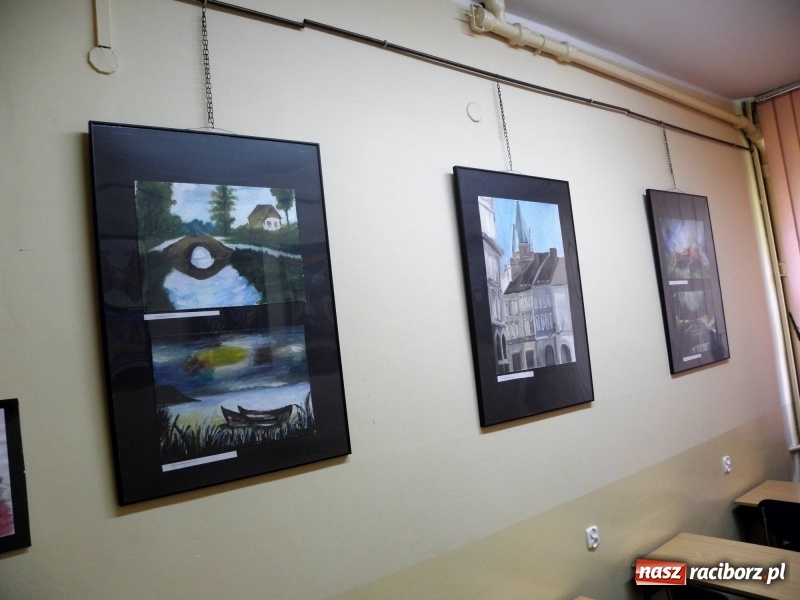 Zdjęcie w galerii na portalu naszraciborz.pl: Znane i nieznane, czyli wystawa prac wychowanków MDK w PWSZ wiadomości z regionu