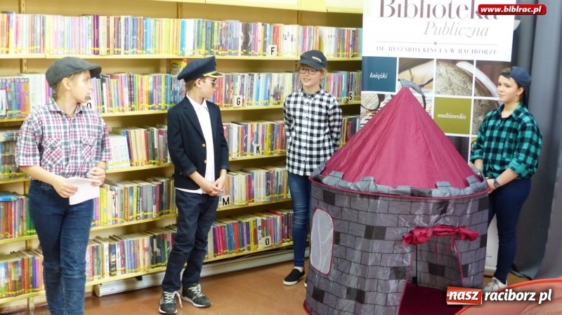 Zdjęcie w galerii na portalu naszraciborz.pl: Adam Bahdaj na Światowy Dzień Książki w raciborskiej bibliotece wiadomości z regionu