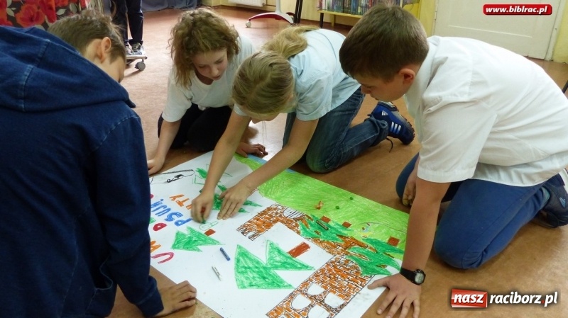 Zdjęcie w galerii na portalu naszraciborz.pl: Adam Bahdaj na Światowy Dzień Książki w raciborskiej bibliotece wiadomości z regionu