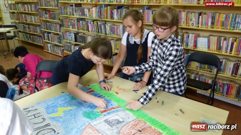 Zdjęcie w galerii na portalu naszraciborz.pl: Adam Bahdaj na Światowy Dzień Książki w raciborskiej bibliotece wiadomości z regionu