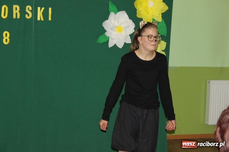 Zdjęcie w galerii na portalu naszraciborz.pl: XI konkurs recytatorski w GOK w Kobyli wiadomości z regionu