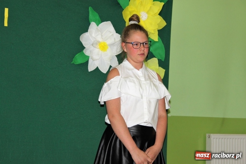 Zdjęcie w galerii na portalu naszraciborz.pl: XI konkurs recytatorski w GOK w Kobyli wiadomości z regionu