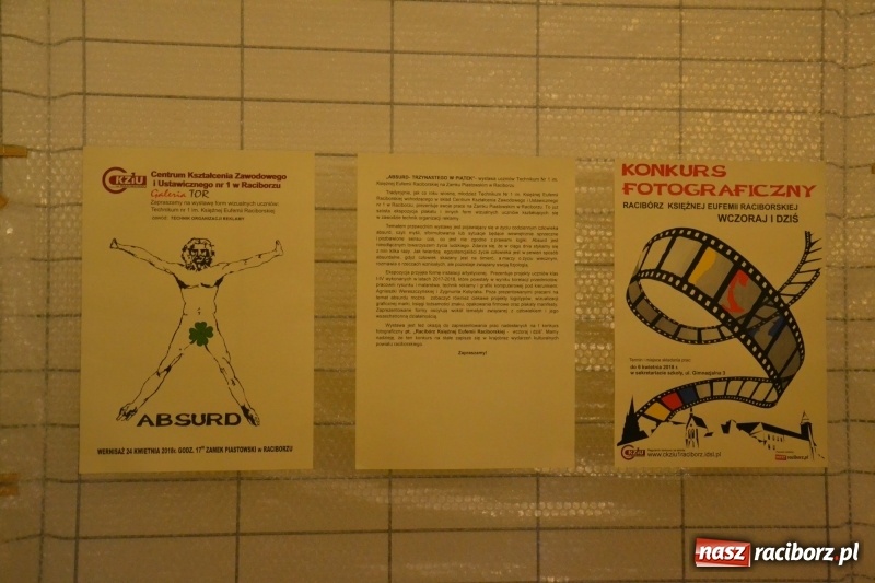 Zdjęcie w galerii na portalu naszraciborz.pl: Absurd - trzynastego w piątek, czyli wernisaż wystawy na Zamku Piastowskim wiadomości z regionu