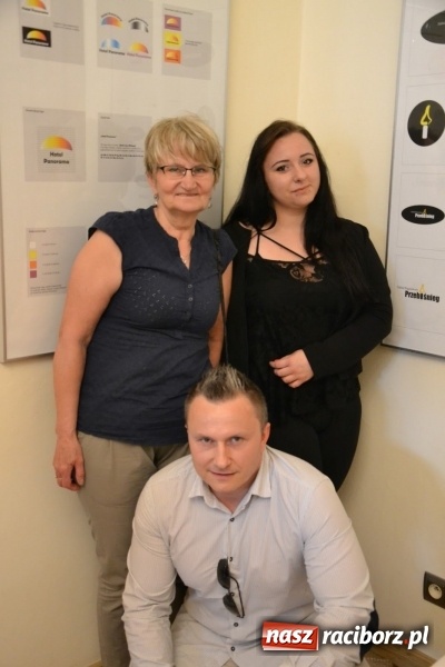 Zdjęcie w galerii na portalu naszraciborz.pl: Absurd - trzynastego w piątek, czyli wernisaż wystawy na Zamku Piastowskim wiadomości z regionu