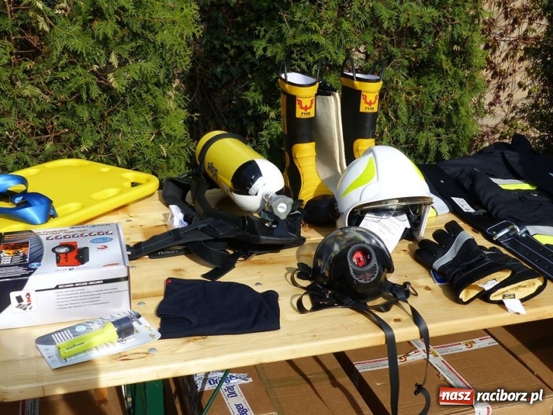 Zdjęcie w galerii na portalu naszraciborz.pl: Druhowie z Krzanowic przesiedli się do nowiutkiego volvo  wiadomości z regionu