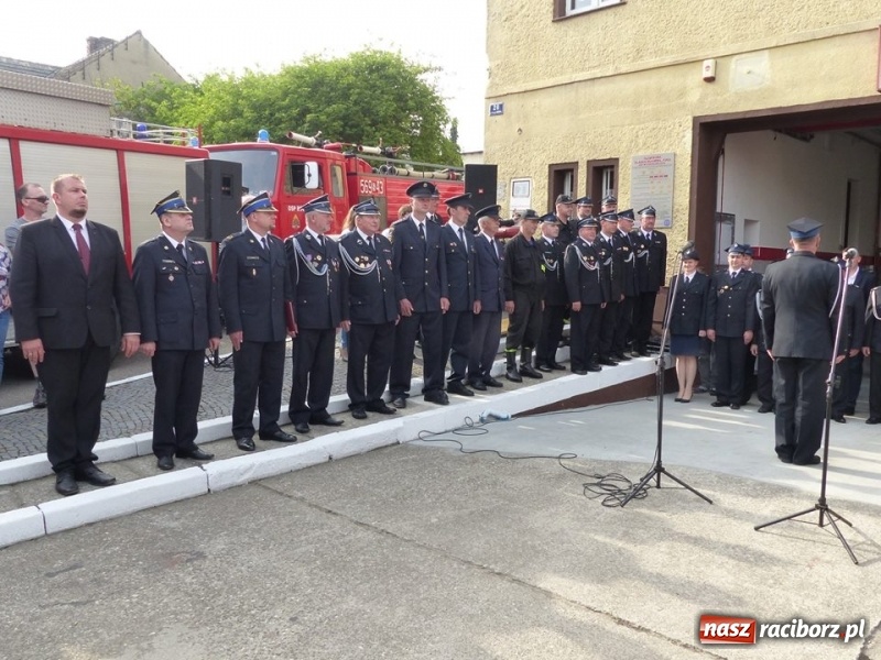 Zdjęcie w galerii na portalu naszraciborz.pl: Druhowie z Krzanowic przesiedli się do nowiutkiego volvo  wiadomości z regionu