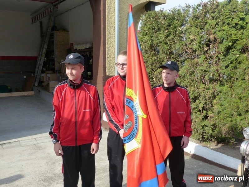 Zdjęcie w galerii na portalu naszraciborz.pl: Druhowie z Krzanowic przesiedli się do nowiutkiego volvo  wiadomości z regionu