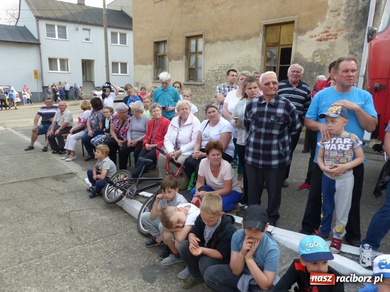 Zdjęcie w galerii na portalu naszraciborz.pl: Druhowie z Krzanowic przesiedli się do nowiutkiego volvo  wiadomości z regionu