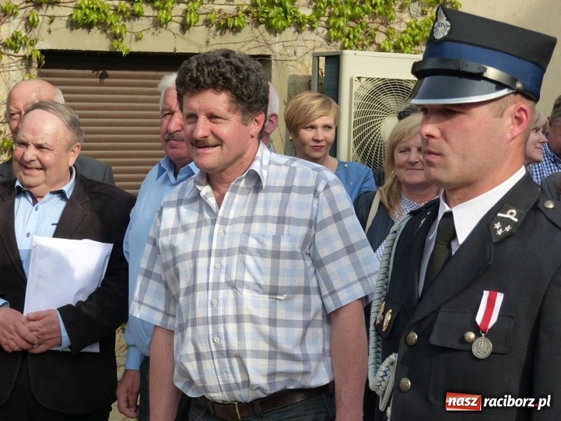 Zdjęcie w galerii na portalu naszraciborz.pl: Druhowie z Krzanowic przesiedli się do nowiutkiego volvo  wiadomości z regionu