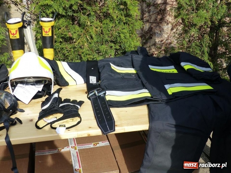 Zdjęcie w galerii na portalu naszraciborz.pl: Druhowie z Krzanowic przesiedli się do nowiutkiego volvo  wiadomości z regionu