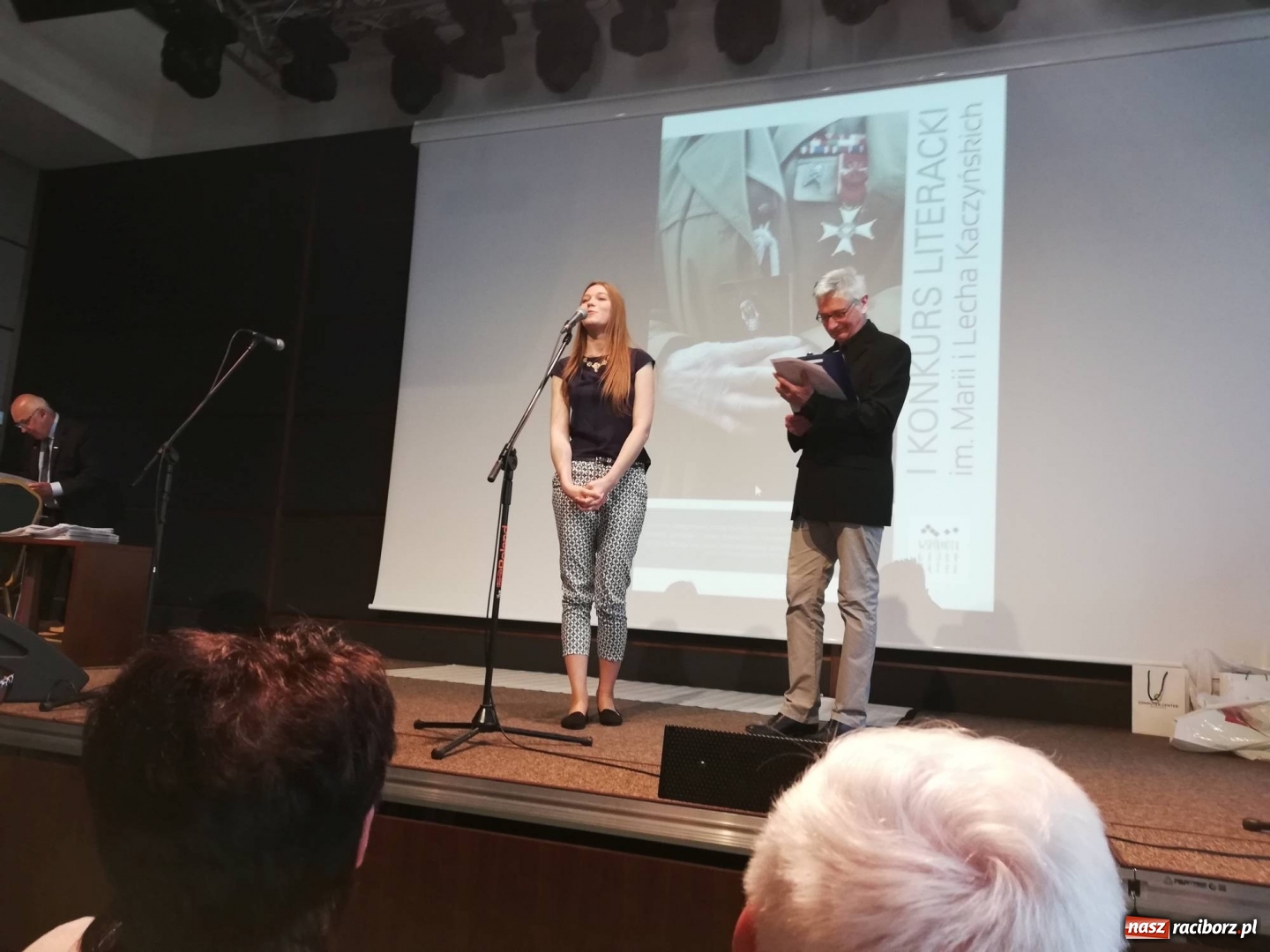 Zdjęcie w galerii na portalu naszraciborz.pl: Uczennice Ekonomika nagrodzone w I edycji Konkursu Literackiego im. Marii i Lecha Kaczyńskich wiadomości z regionu