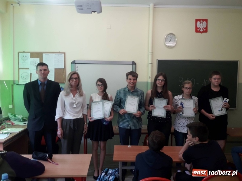 Zdjęcie w galerii na portalu naszraciborz.pl: Polsko-niemieckie łamigłówki językowe w SP1  wiadomości z regionu