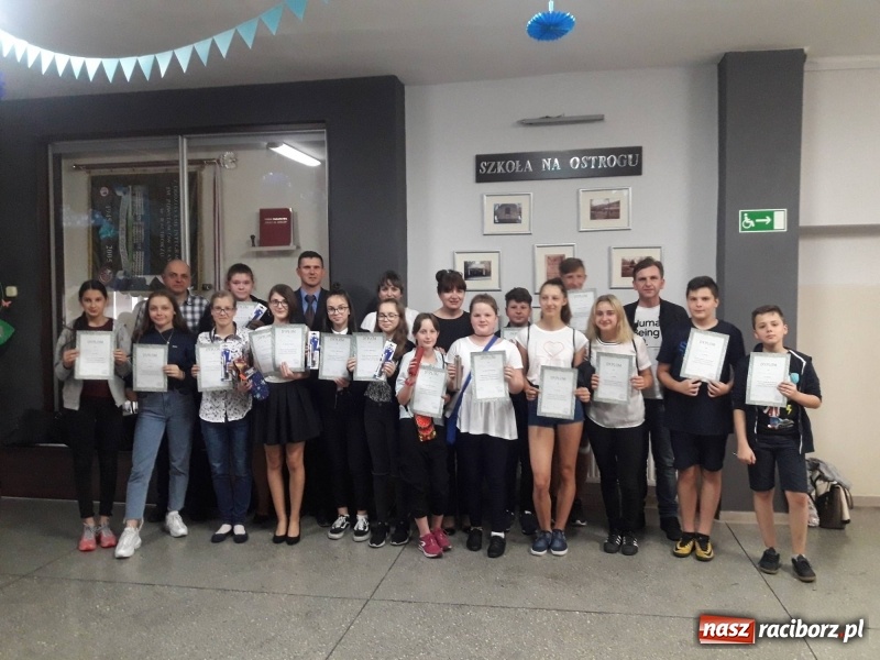 Zdjęcie w galerii na portalu naszraciborz.pl: Polsko-niemieckie łamigłówki językowe w SP1  wiadomości z regionu