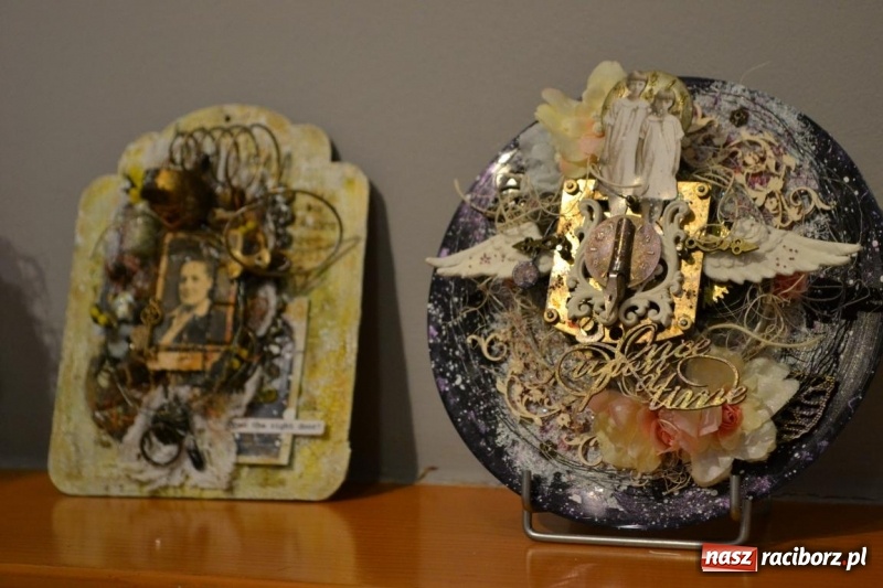 Zdjęcie w galerii na portalu naszraciborz.pl: Wernisaż wystawy Art Journal - Wyrazić Siebie w Galerii Obok wiadomości z regionu