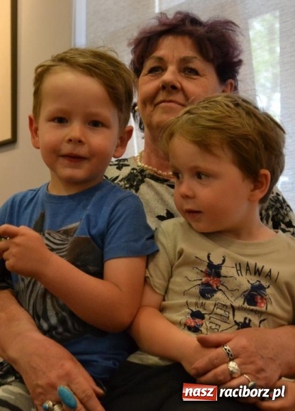 Zdjęcie w galerii na portalu naszraciborz.pl: Wernisaż wystawy Art Journal - Wyrazić Siebie w Galerii Obok wiadomości z regionu