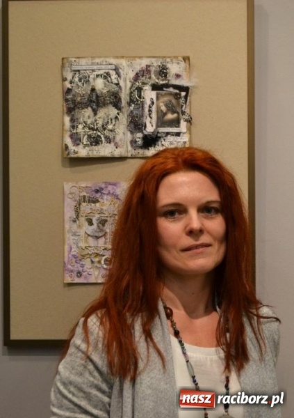 Zdjęcie w galerii na portalu naszraciborz.pl: Wernisaż wystawy Art Journal - Wyrazić Siebie w Galerii Obok wiadomości z regionu