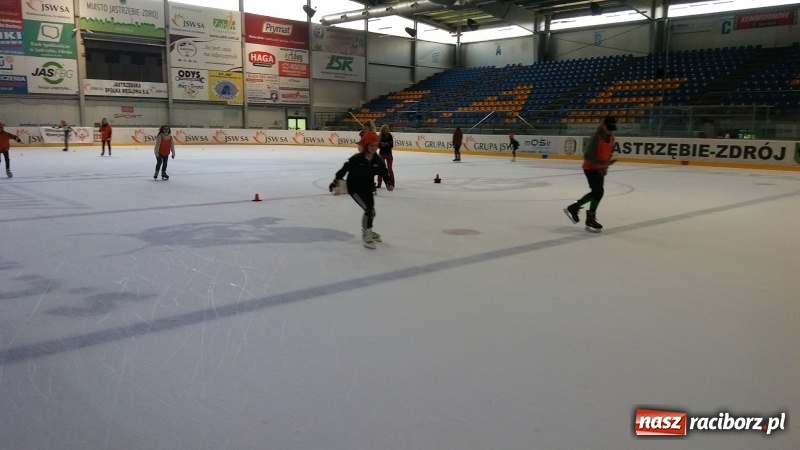 Zdjęcie w galerii na portalu naszraciborz.pl: Zawodnicy Animusz Racibórz na XIX Mityngu w łyżwiarstwie szybkim wiadomości z regionu