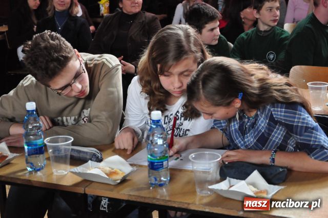 Zdjęcie w galerii na portalu naszraciborz.pl: Ekologiczne zmagania w ZSO 1 wiadomości z regionu