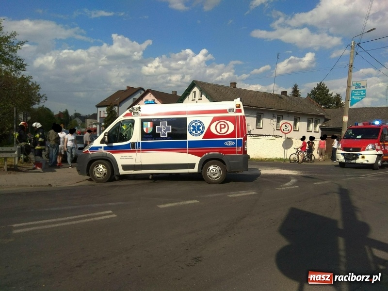 Zdjęcie w galerii na portalu naszraciborz.pl: Zderzenie skody i volkswagena w Pietrowicach Wielkich wiadomości z regionu