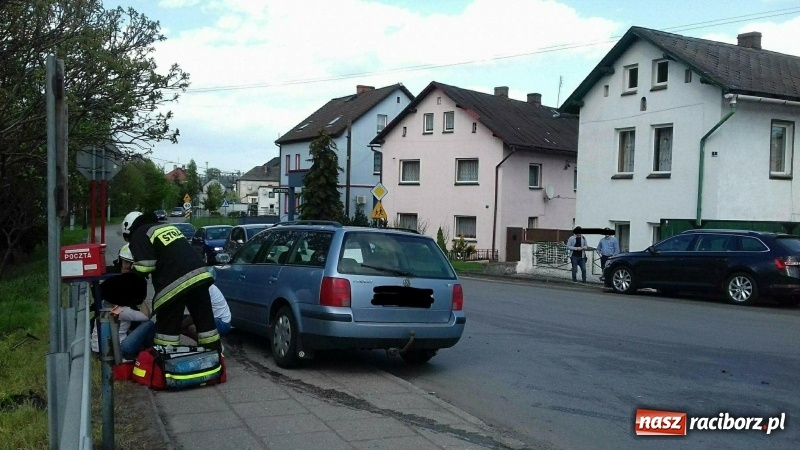 Zdjęcie w galerii na portalu naszraciborz.pl: Zderzenie skody i volkswagena w Pietrowicach Wielkich wiadomości z regionu