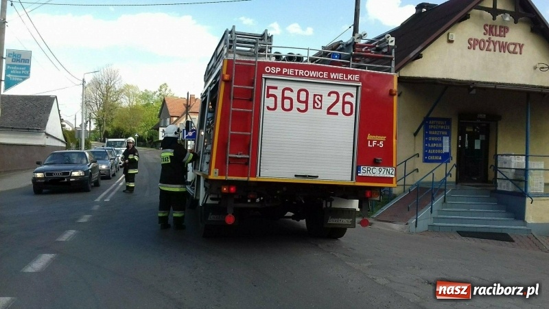 Zdjęcie w galerii na portalu naszraciborz.pl: Zderzenie skody i volkswagena w Pietrowicach Wielkich wiadomości z regionu