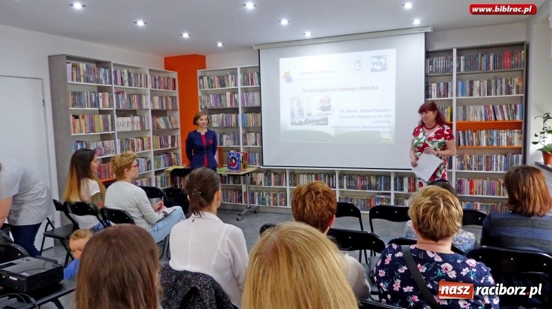 Zdjęcie w galerii na portalu naszraciborz.pl: W głowie się nie mieści! Dr Wanda Matras-Mastalerz szkoliła rodziców w Raciborzu  wiadomości z regionu