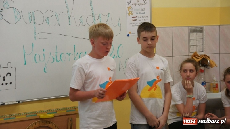 Zdjęcie w galerii na portalu naszraciborz.pl: W Nędzy za pomocą robota zaplanowali trasę po Europie  wiadomości z regionu