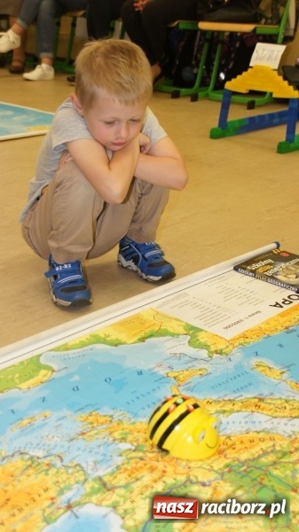 Zdjęcie w galerii na portalu naszraciborz.pl: W Nędzy za pomocą robota zaplanowali trasę po Europie  wiadomości z regionu