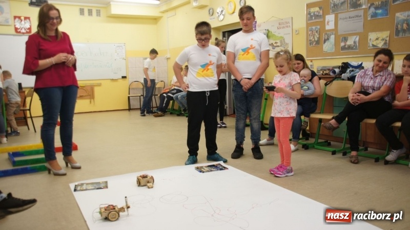 Zdjęcie w galerii na portalu naszraciborz.pl: W Nędzy za pomocą robota zaplanowali trasę po Europie  wiadomości z regionu