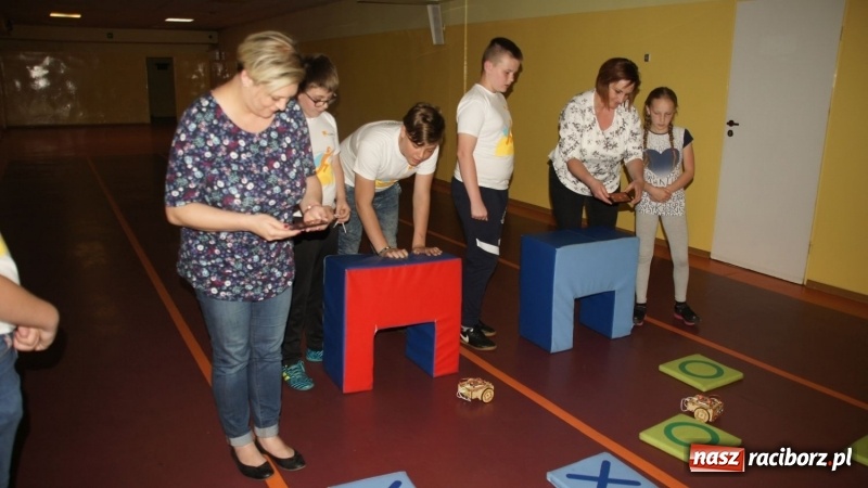 Zdjęcie w galerii na portalu naszraciborz.pl: W Nędzy za pomocą robota zaplanowali trasę po Europie  wiadomości z regionu