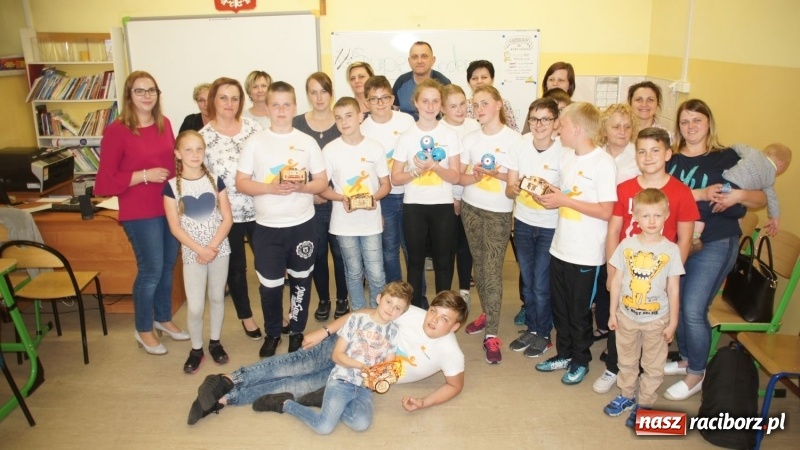 Zdjęcie w galerii na portalu naszraciborz.pl: W Nędzy za pomocą robota zaplanowali trasę po Europie  wiadomości z regionu