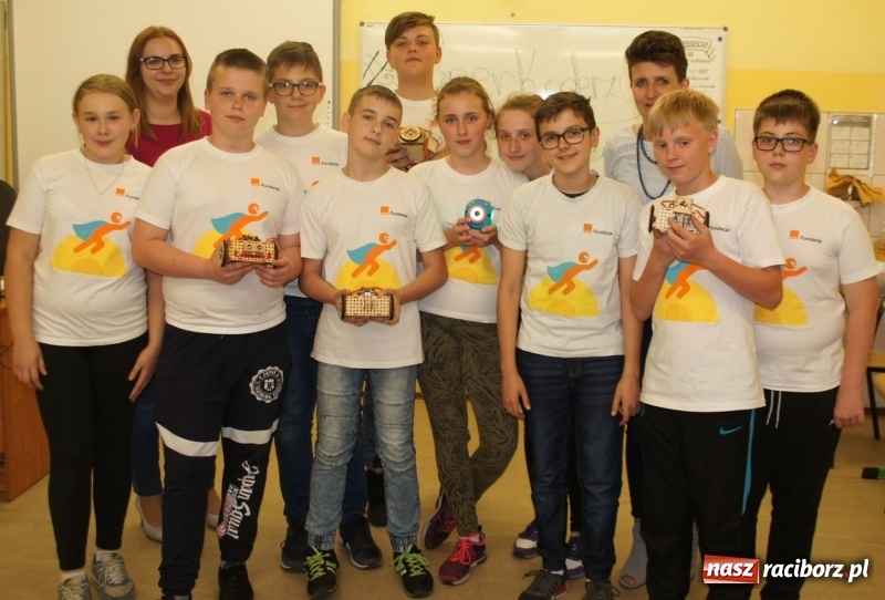 Zdjęcie w galerii na portalu naszraciborz.pl: W Nędzy za pomocą robota zaplanowali trasę po Europie  wiadomości z regionu