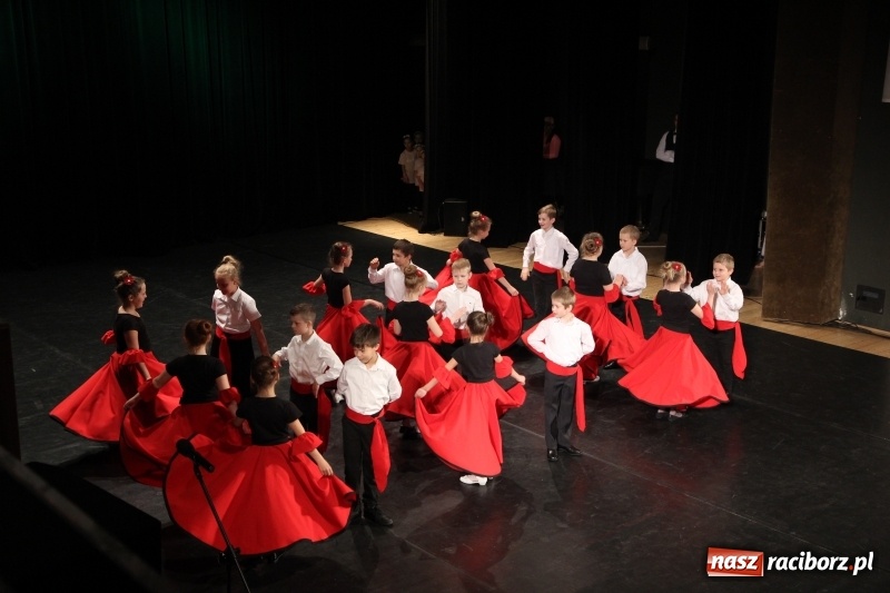 Zdjęcie w galerii na portalu naszraciborz.pl: Taneczne popisy w RCK za sprawą Festiwalu Twórczości Artystycznej wiadomości z regionu