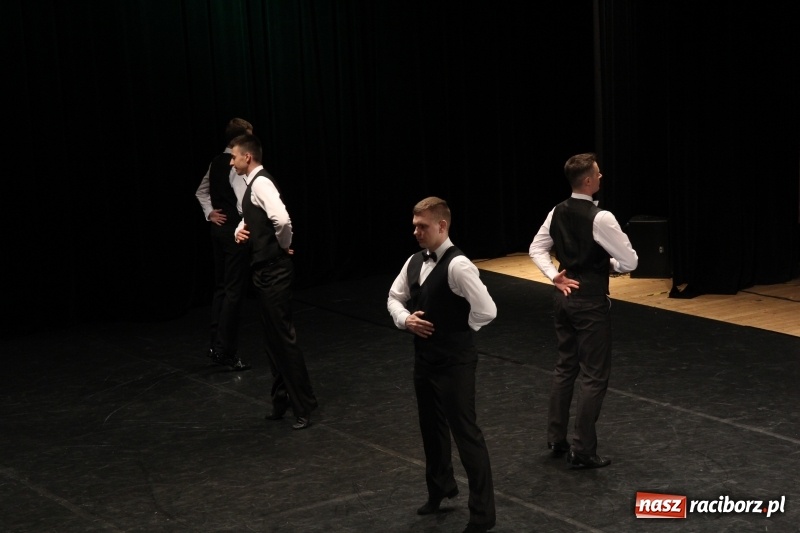 Zdjęcie w galerii na portalu naszraciborz.pl: Taneczne popisy w RCK za sprawą Festiwalu Twórczości Artystycznej wiadomości z regionu