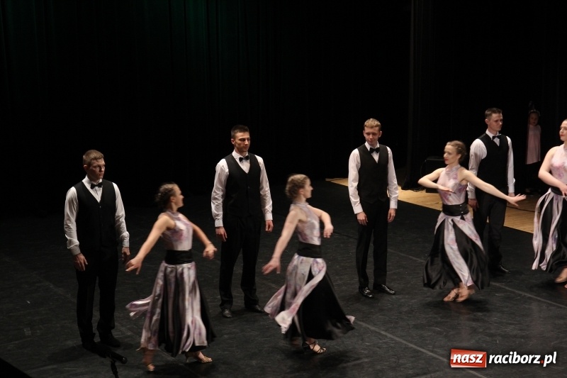 Zdjęcie w galerii na portalu naszraciborz.pl: Taneczne popisy w RCK za sprawą Festiwalu Twórczości Artystycznej wiadomości z regionu