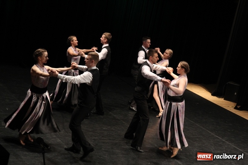 Zdjęcie w galerii na portalu naszraciborz.pl: Taneczne popisy w RCK za sprawą Festiwalu Twórczości Artystycznej wiadomości z regionu
