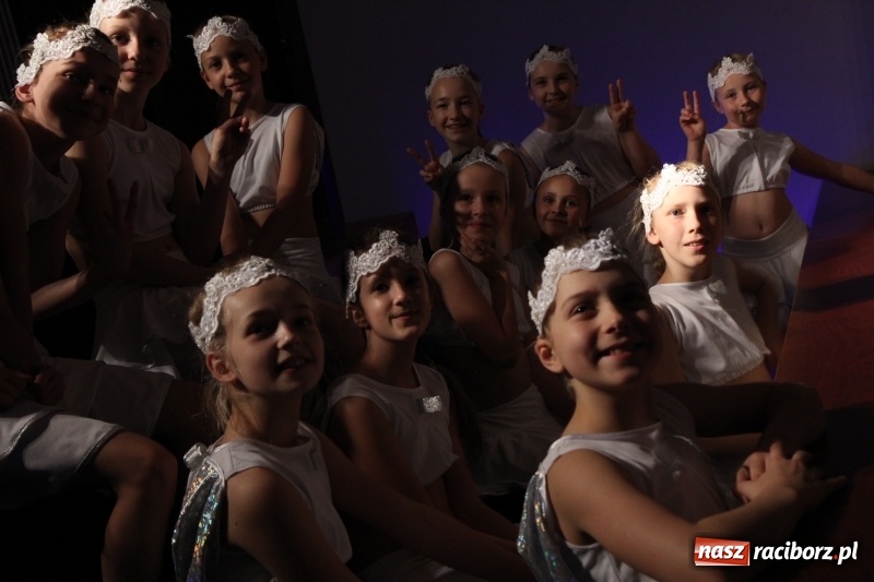 Zdjęcie w galerii na portalu naszraciborz.pl: Taneczne popisy w RCK za sprawą Festiwalu Twórczości Artystycznej wiadomości z regionu