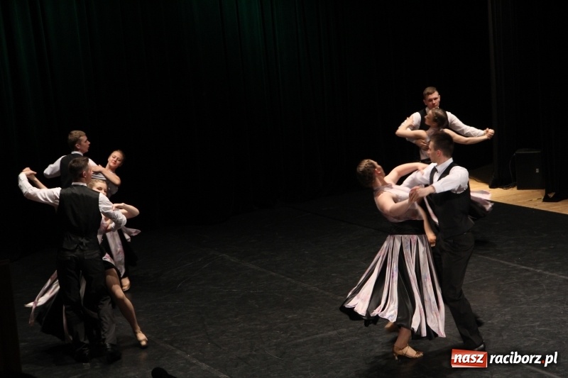 Zdjęcie w galerii na portalu naszraciborz.pl: Taneczne popisy w RCK za sprawą Festiwalu Twórczości Artystycznej wiadomości z regionu