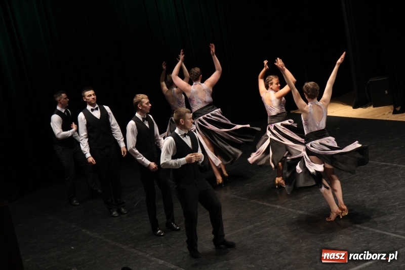 Zdjęcie w galerii na portalu naszraciborz.pl: Taneczne popisy w RCK za sprawą Festiwalu Twórczości Artystycznej wiadomości z regionu