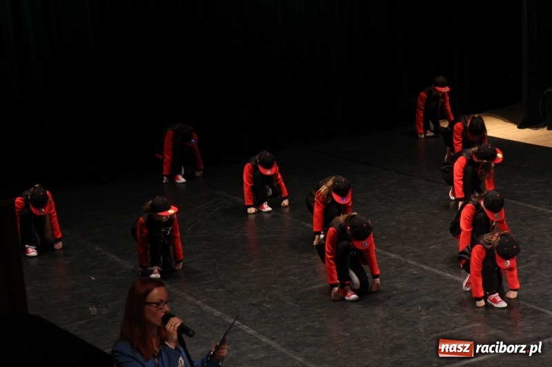 Zdjęcie w galerii na portalu naszraciborz.pl: Taneczne popisy w RCK za sprawą Festiwalu Twórczości Artystycznej wiadomości z regionu
