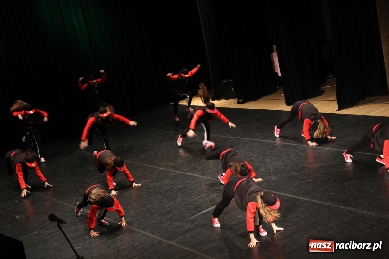 Zdjęcie w galerii na portalu naszraciborz.pl: Taneczne popisy w RCK za sprawą Festiwalu Twórczości Artystycznej wiadomości z regionu
