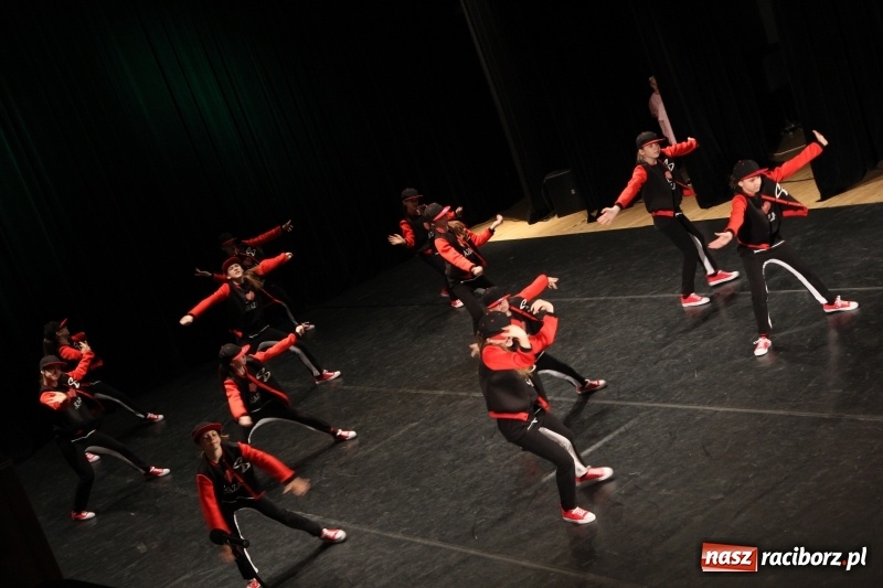 Zdjęcie w galerii na portalu naszraciborz.pl: Taneczne popisy w RCK za sprawą Festiwalu Twórczości Artystycznej wiadomości z regionu
