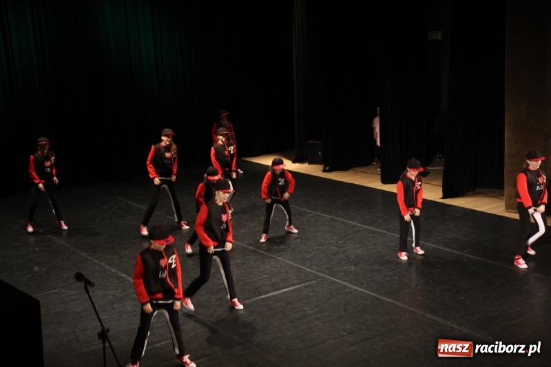 Zdjęcie w galerii na portalu naszraciborz.pl: Taneczne popisy w RCK za sprawą Festiwalu Twórczości Artystycznej wiadomości z regionu