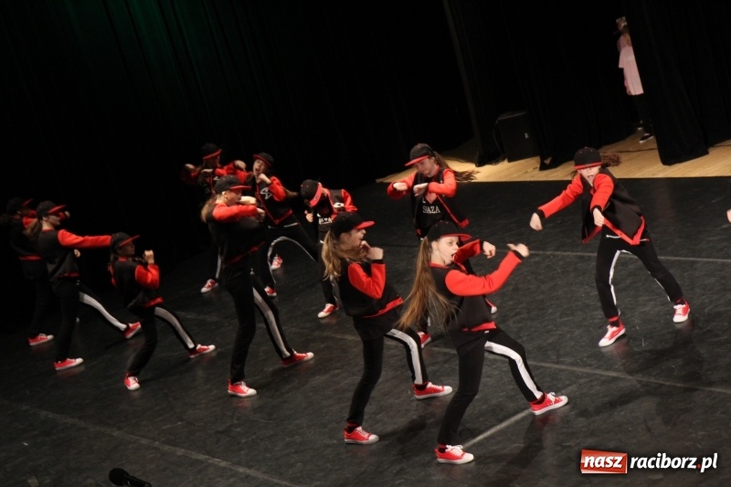 Zdjęcie w galerii na portalu naszraciborz.pl: Taneczne popisy w RCK za sprawą Festiwalu Twórczości Artystycznej wiadomości z regionu